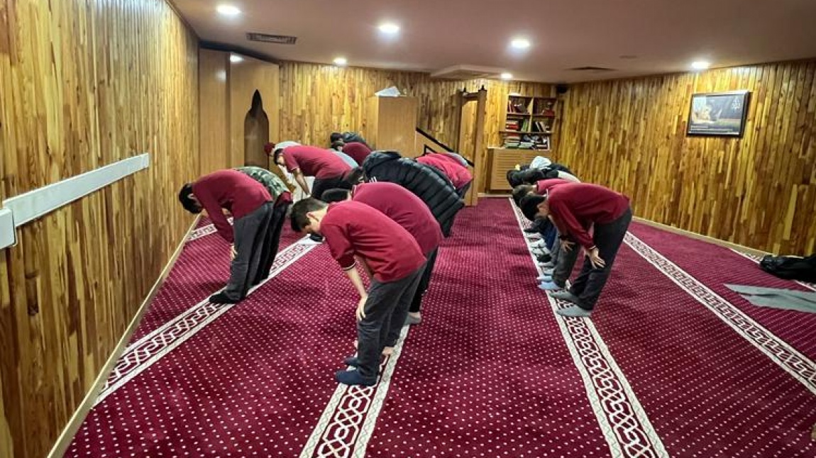 Öğrencilerimizde Namaz Bilinci Ve Kültürü Oluşturuldu...